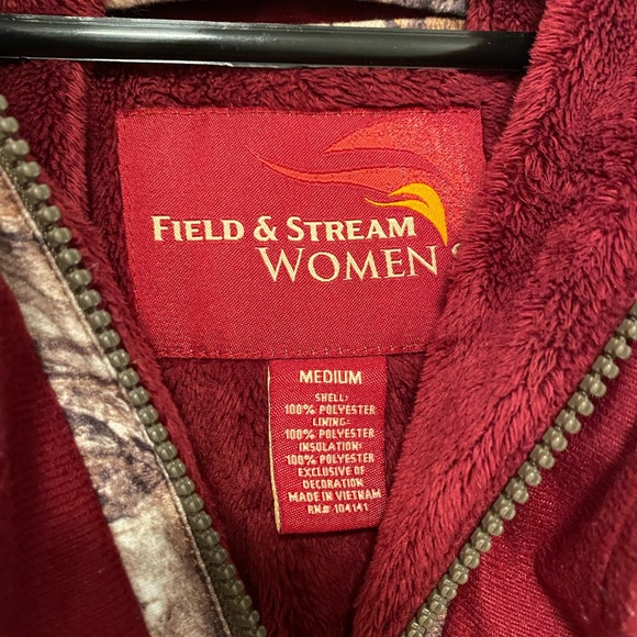 Field & Stream Women's Red and Camo Jacket - Picture 2 of 8